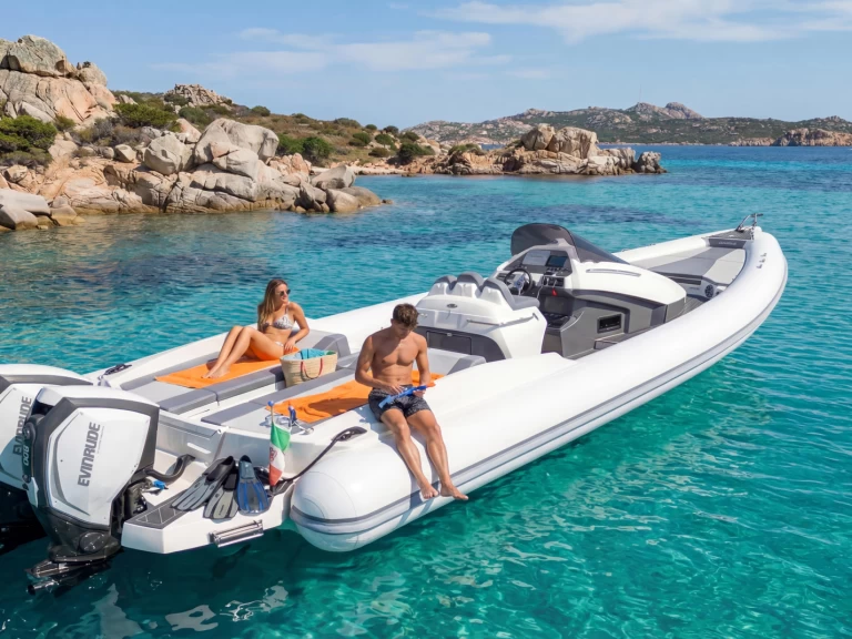 Panamera Panamera PY1000 in Marina di Portisco on SamBoat