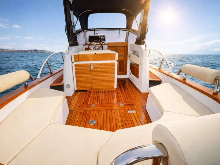 Salpa SUNSIX in Capri on SamBoat