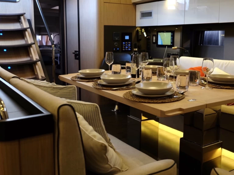 Sailboat rental in Castiglioncello - Bénéteau Oceanis Yacht 62