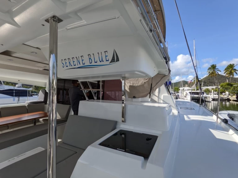 Catamaran rental in Annapolis - Fountaine Pajot Astrea 42