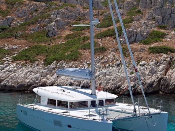 Catamaran rental with or without captain Lagoon Pomer
