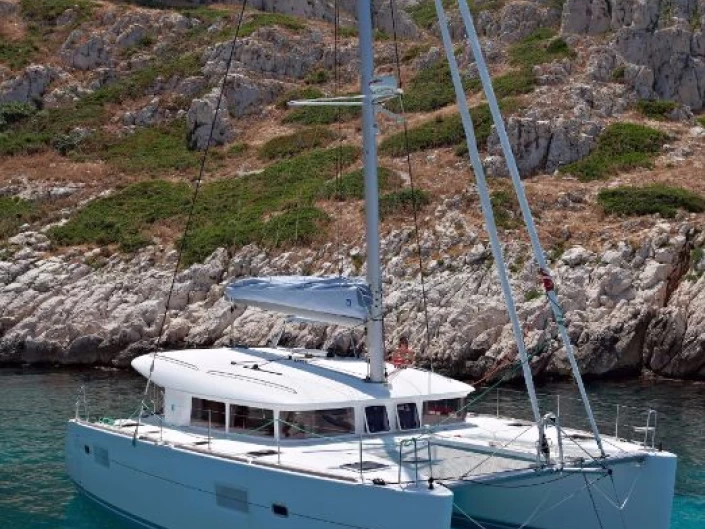Catamaran rental with or without captain Lagoon Pomer