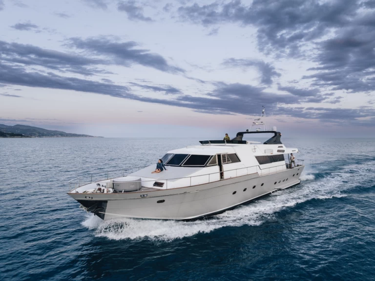 Rent a Canados Canados 90' Monaco-Ville