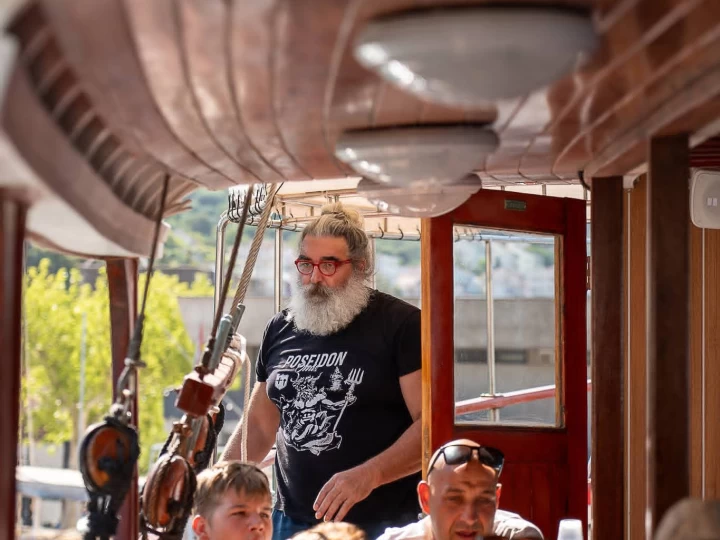 Motorboat for rent Omiš at the best price