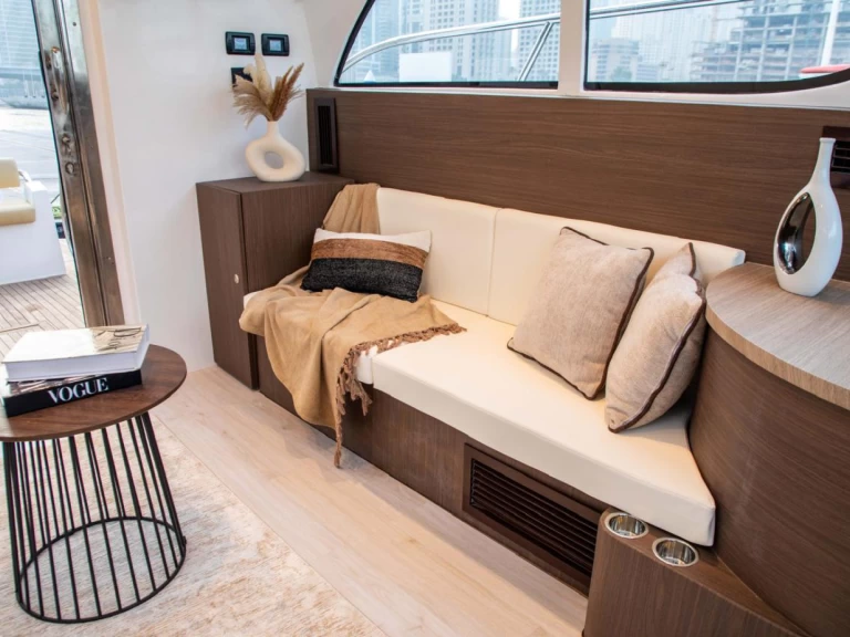 Motorboat for rent Dubai Marina at the best price