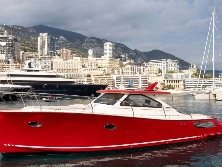 Yacht charter Golfe-Juan cheap Lobster 35 