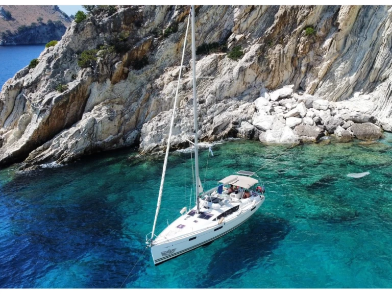 Boat rental Jeanneau Sun Odyssey 42 DS in Lefkáda on Samboat