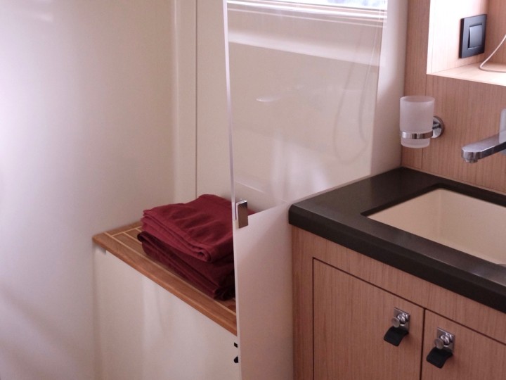 Rent a Bénéteau Oceanis Yacht 62 Castiglioncello