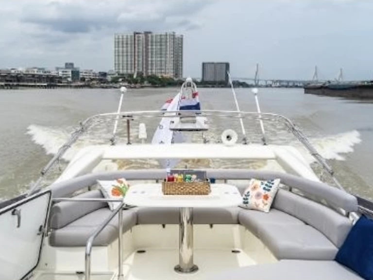 Bareboat Rental Motorboat Ferretti with a boat licence