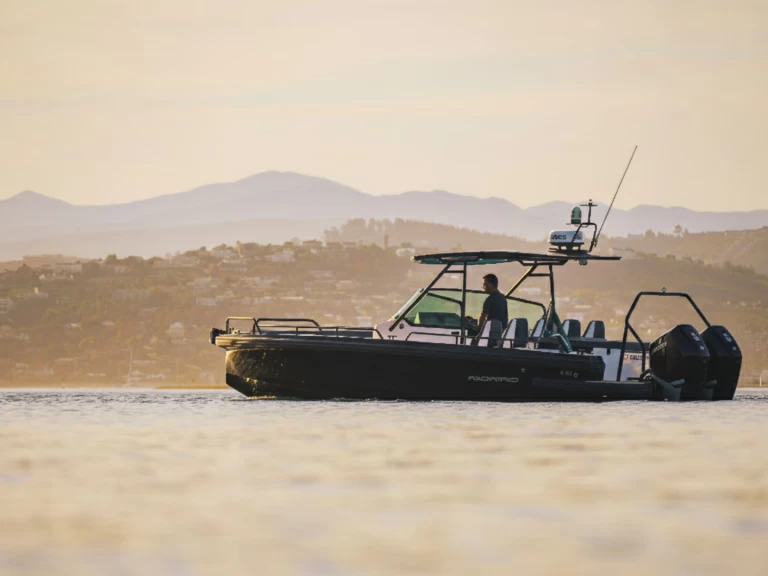 Motorboat rental in Marina de Lagos - Axopar 28 T-Top