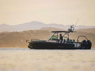 Motorboat rental in Marina de Lagos - Axopar 28 T-Top