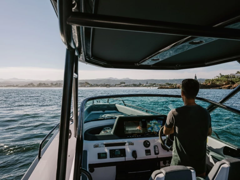 Bareboat Rental Motorboat Axopar with a boat licence