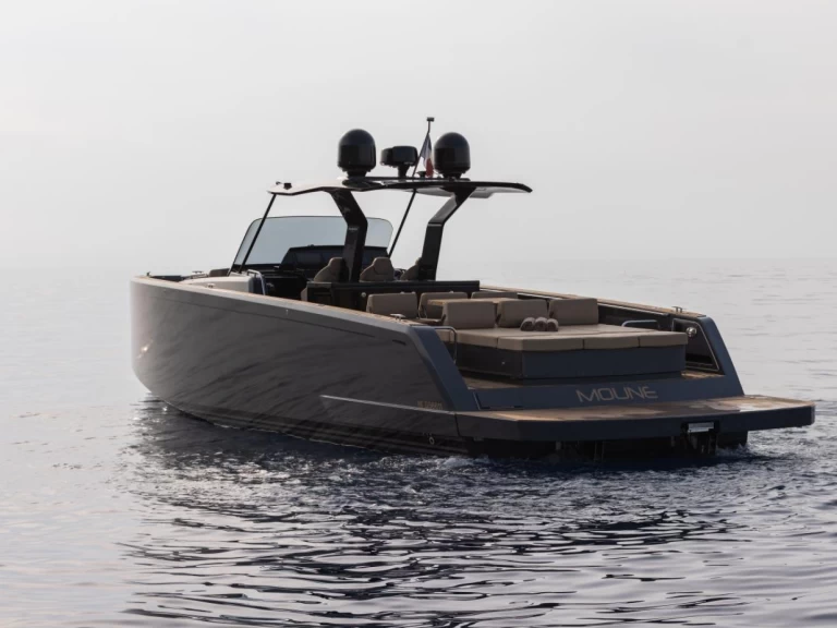 Motorboat rental in Beaulieu-sur-Mer - Pardo Yachts Pardo 43
