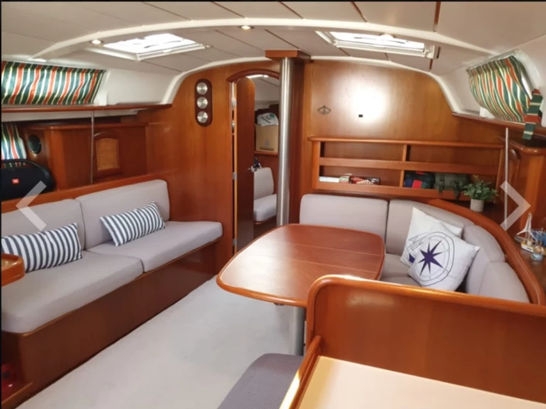 Bareboat Rental Sailboat Bénéteau with a boat licence