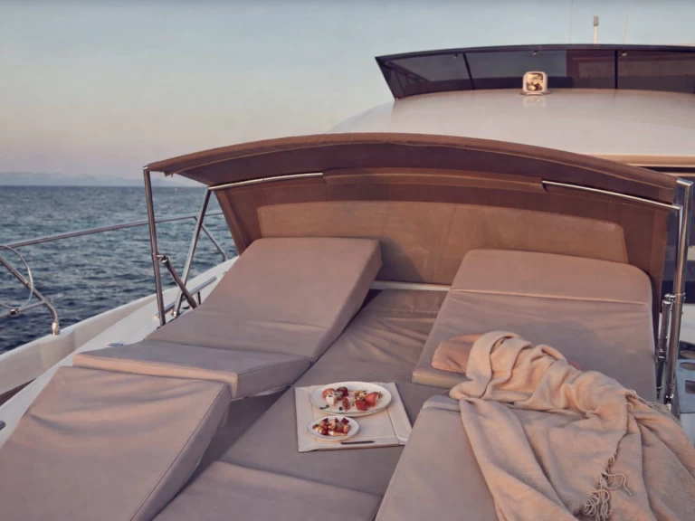 Rent a Prestige Yachts 520 Fly  Beaulieu-sur-Mer