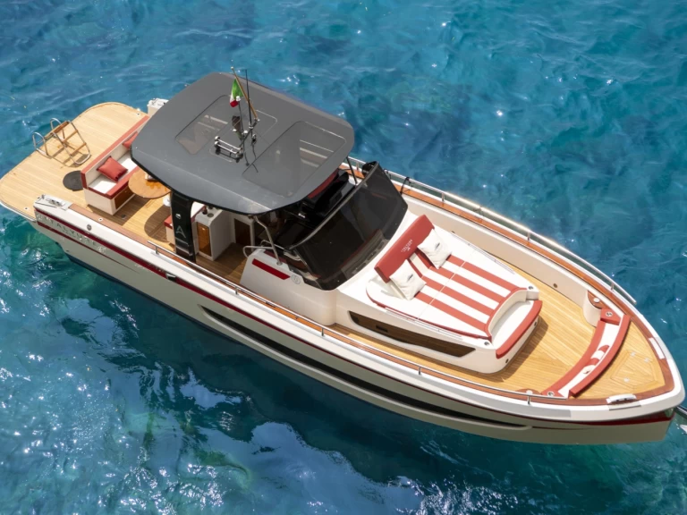 Motorboat for rent Positano at the best price