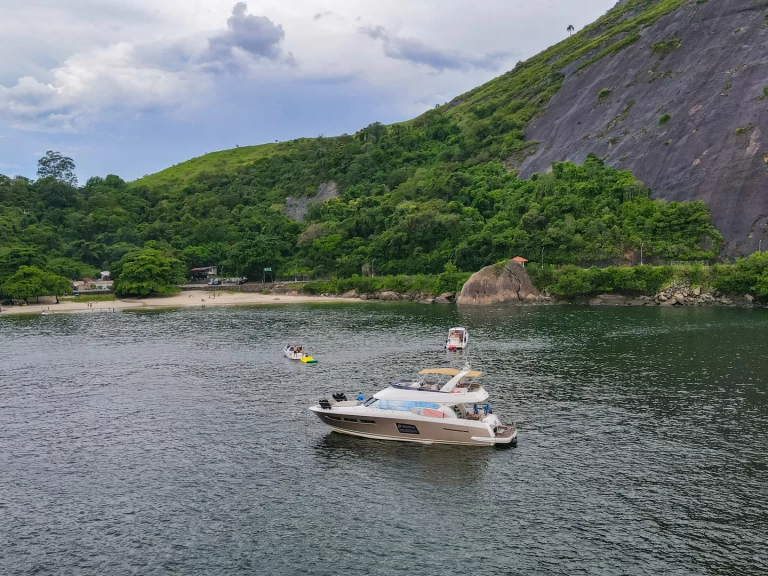 Prestige 60 flybridge in Rio de Janeiro (state) on SamBoat