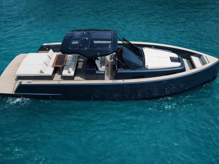 Yacht charter Saint-Tropez cheap Pardo 43