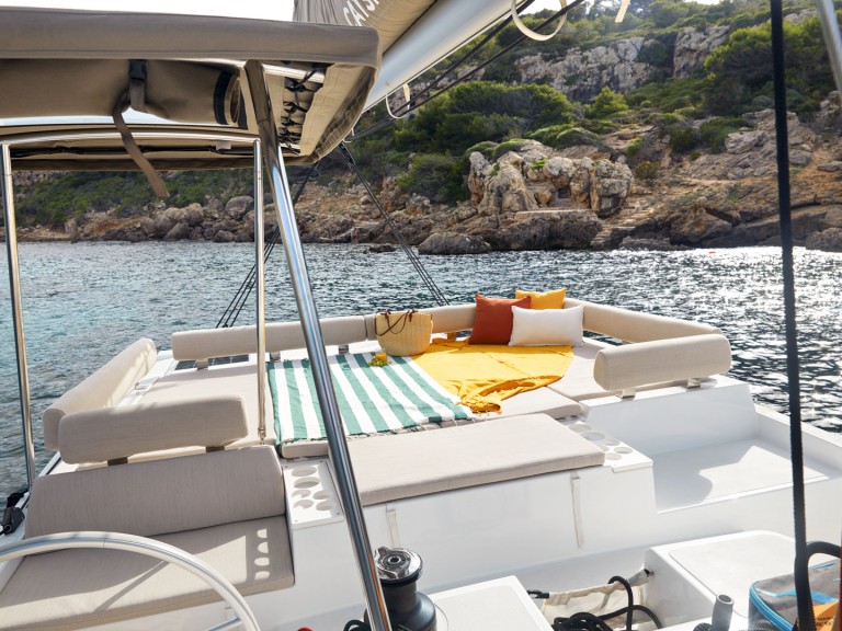 Yacht charter Saint-Mandrier-sur-Mer cheap Bali cat space