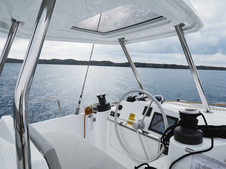 Yacht charter Saint-Mandrier-sur-Mer cheap Bali 4.4