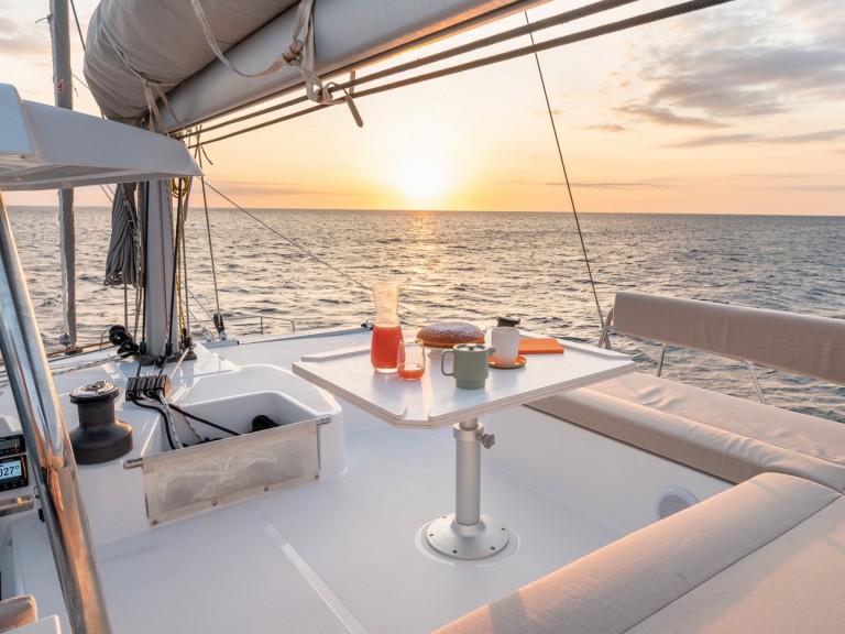 Catamaran rental in Saint-Mandrier-sur-Mer - Bali Bali 4.4