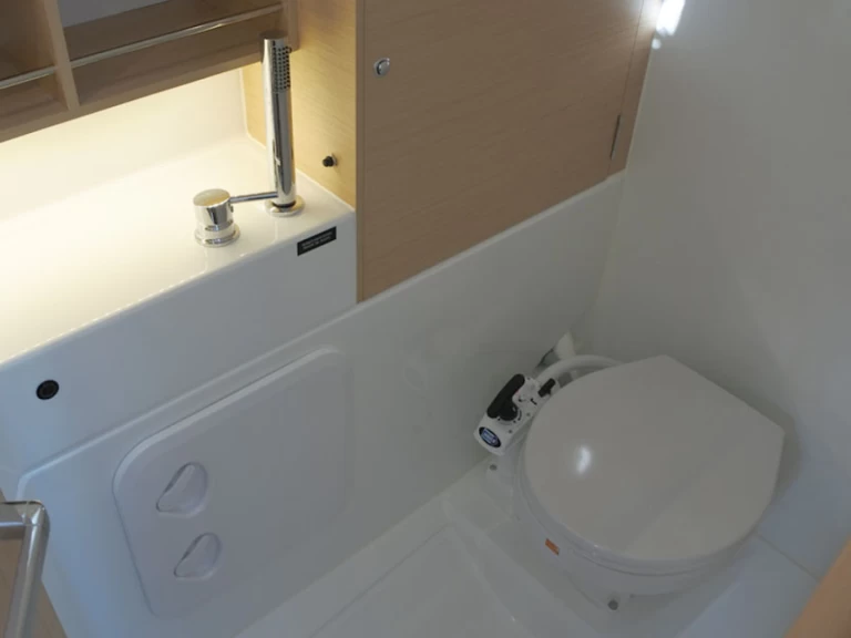 Bénéteau Oceanis 30.1 in Barcelona on SamBoat