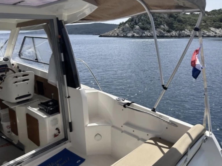 Motorboat rental with or without captain Jeanneau Seget Vranjica