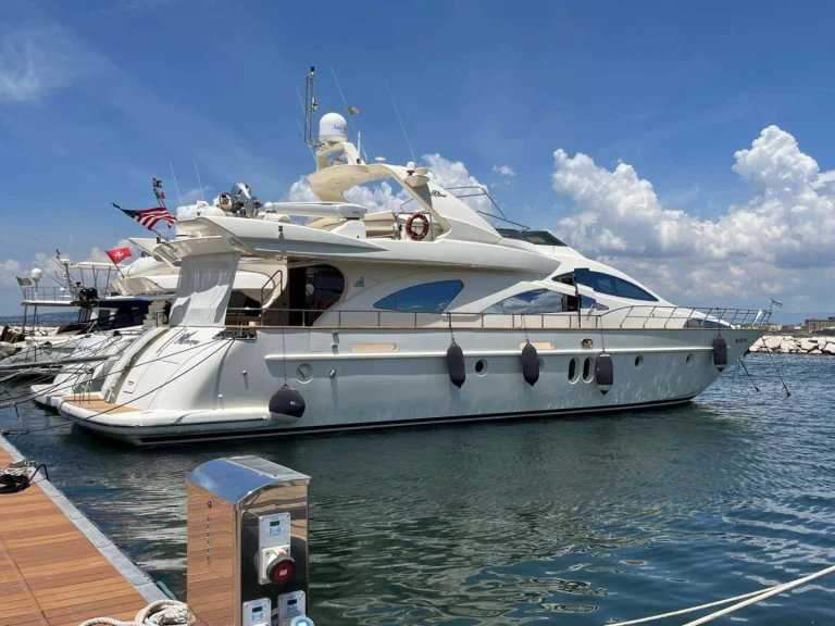 Azimut MINERVA in Naples on SamBoat