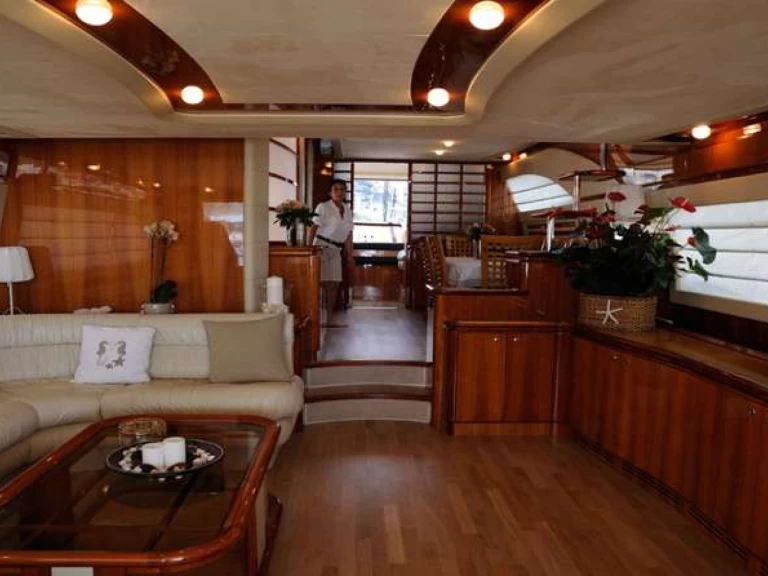 Rent a Ferretti PAMPERO Naples