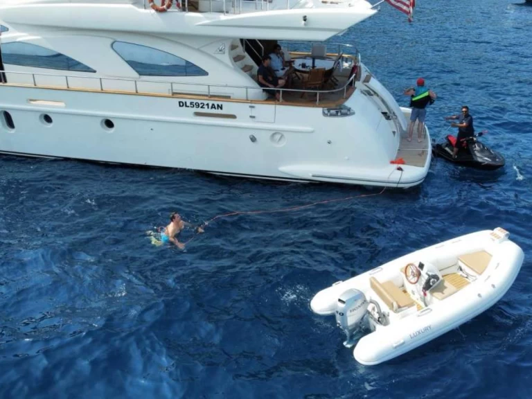 Rent a Azimut MINERVA Naples