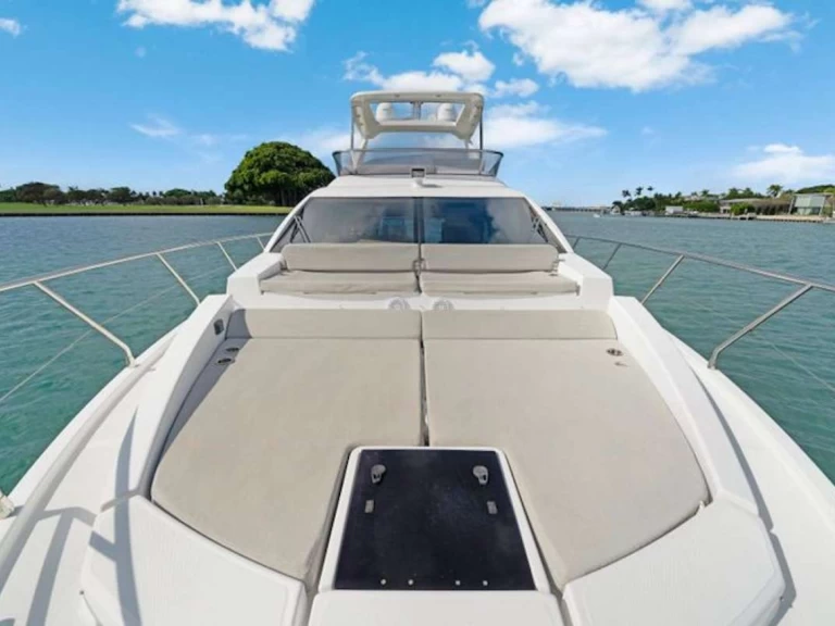 Rent a Azimut Kilauea Miami