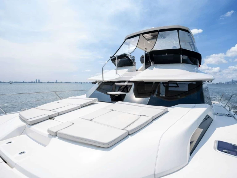 Boat rental Aquila Mako in Nassau on Samboat