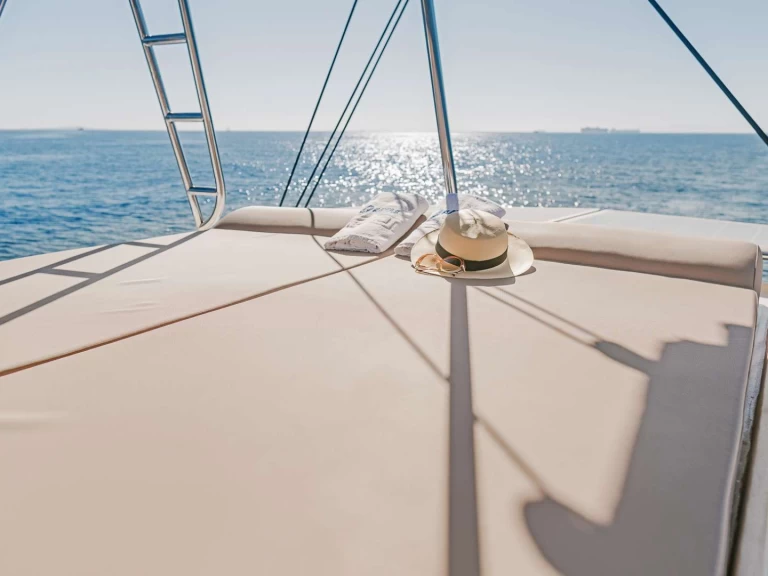 Bareboat Rental Luxury Yacht Bali with a boat licence