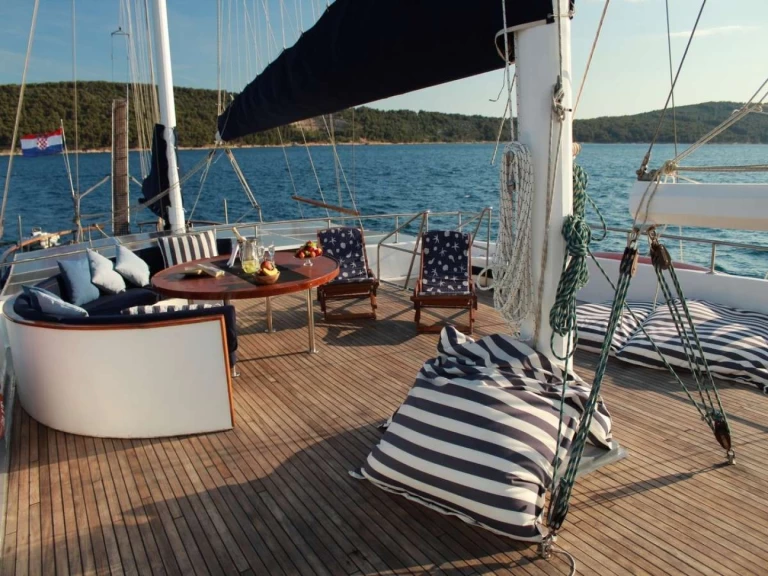Custom BARBA in Croatia on SamBoat