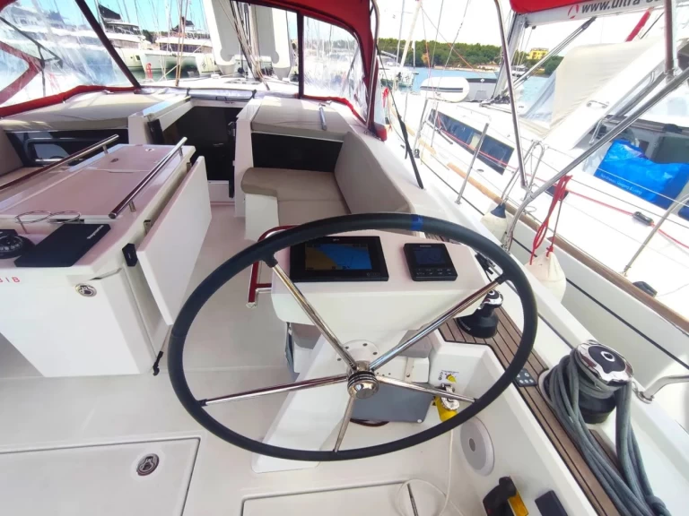 Bénéteau Oceanis 46.1 charter bareboat or captained in  Pomer