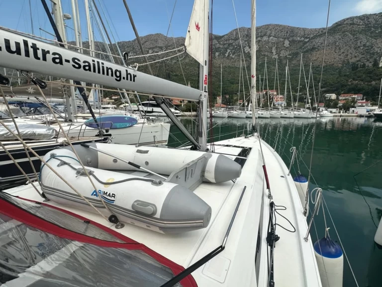 Sailboat rental with or without captain Bénéteau Komolac