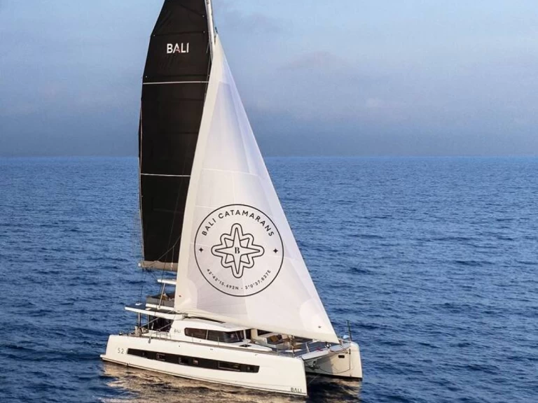 Bali Bali 5.2 - 5 + 2 cab. in Trogir on SamBoat