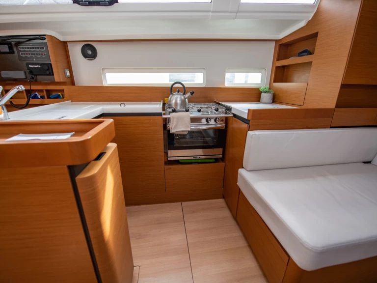 Yacht charter Neo Klima cheap Sun Odyssey 410