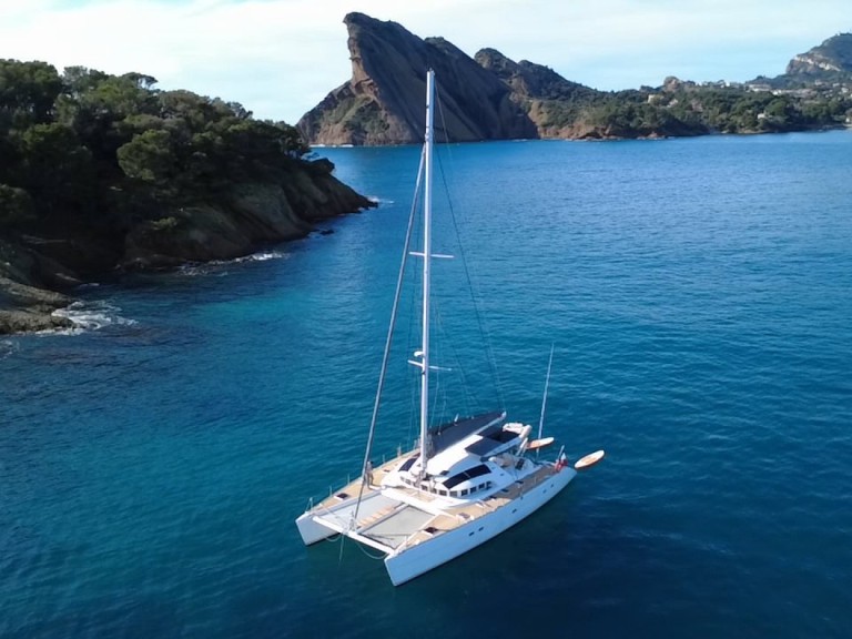 Boat rental Lagoon Lagoon 570 in La Ciotat on Samboat