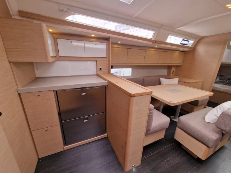 Dufour Dufour 470 in Port-Camargue on SamBoat