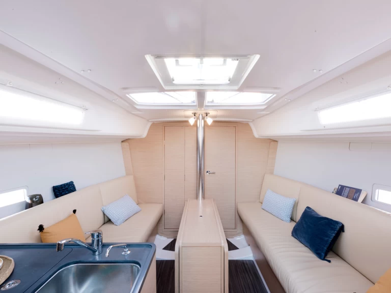 Sailboat for rent Capo d'Orlando at the best price