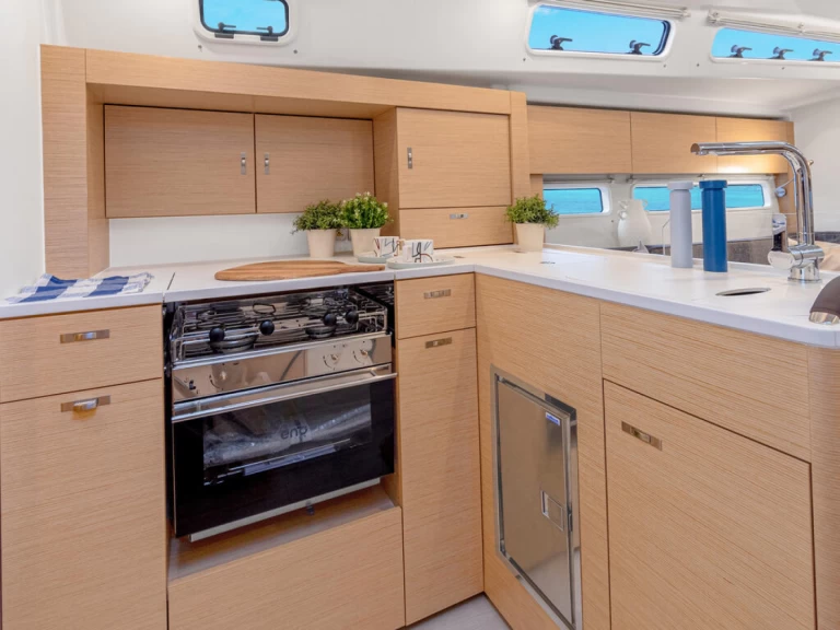 Sailboat rental in Furnari - Hanse Hanse 360