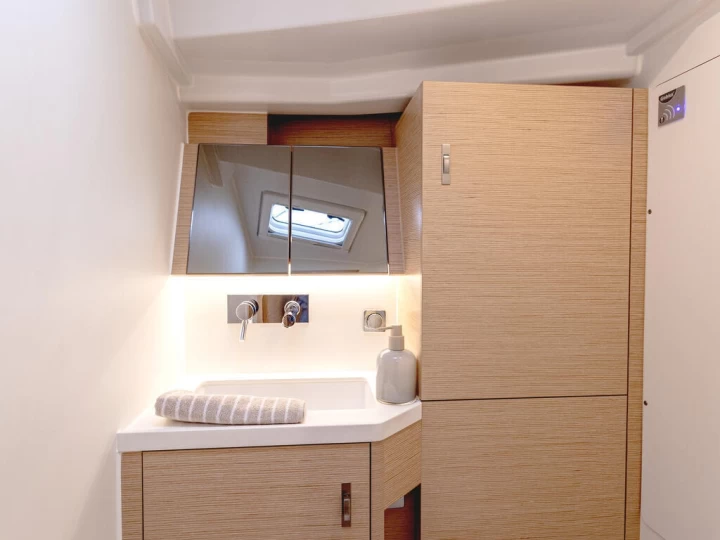 Sailboat for rent Furnari at the best price