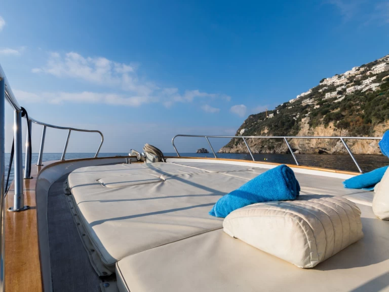 Rent a Gozzo 34 FT Positano