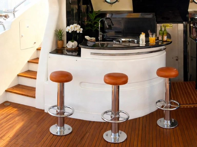 Bareboat Rental Luxury Yacht Benetti with a boat licence