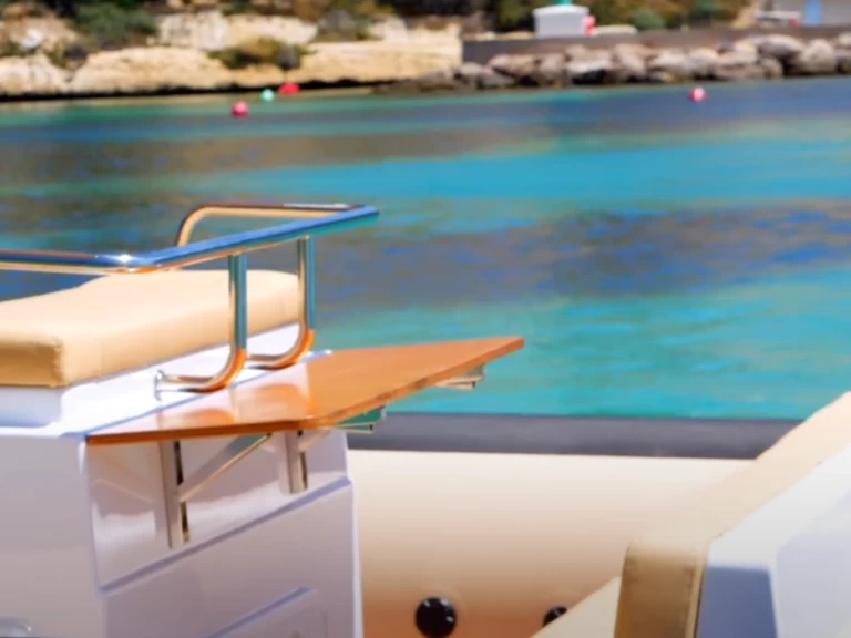 Yacht charter Puerto Portals cheap DR 760 FAMILY