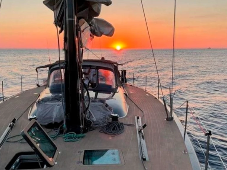 Bareboat Rental Sailboat Maxi with a boat licence