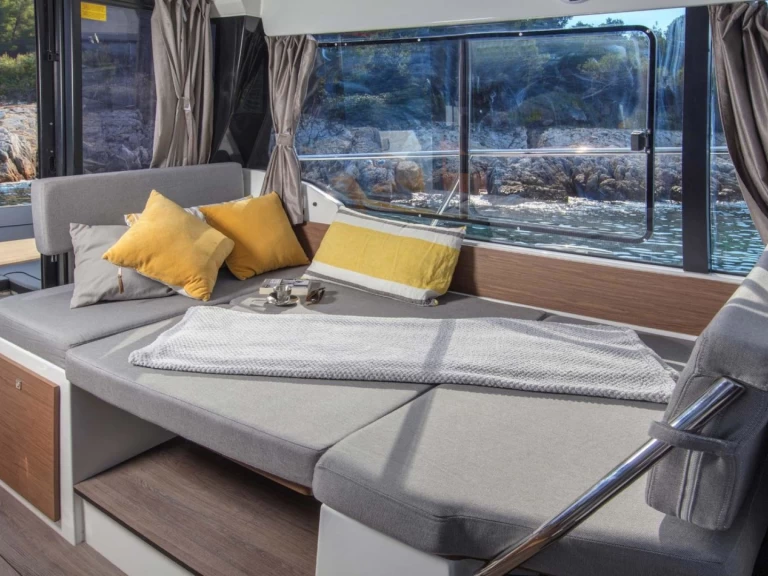 Yacht charter Kaštela cheap Merry Fisher 1095