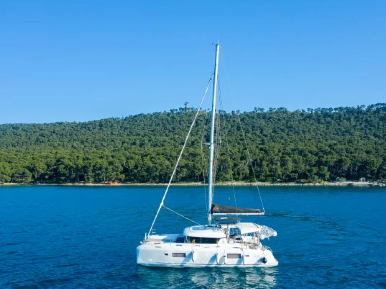 Catamaran rental in Kaštela - Lagoon Lagoon 42