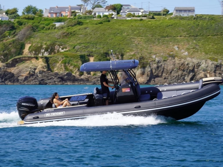 Motorboat for rent Brest at the best price